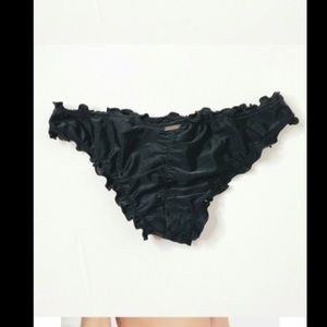ISO THESE HOLLISTER BIKINI BOTTOMS